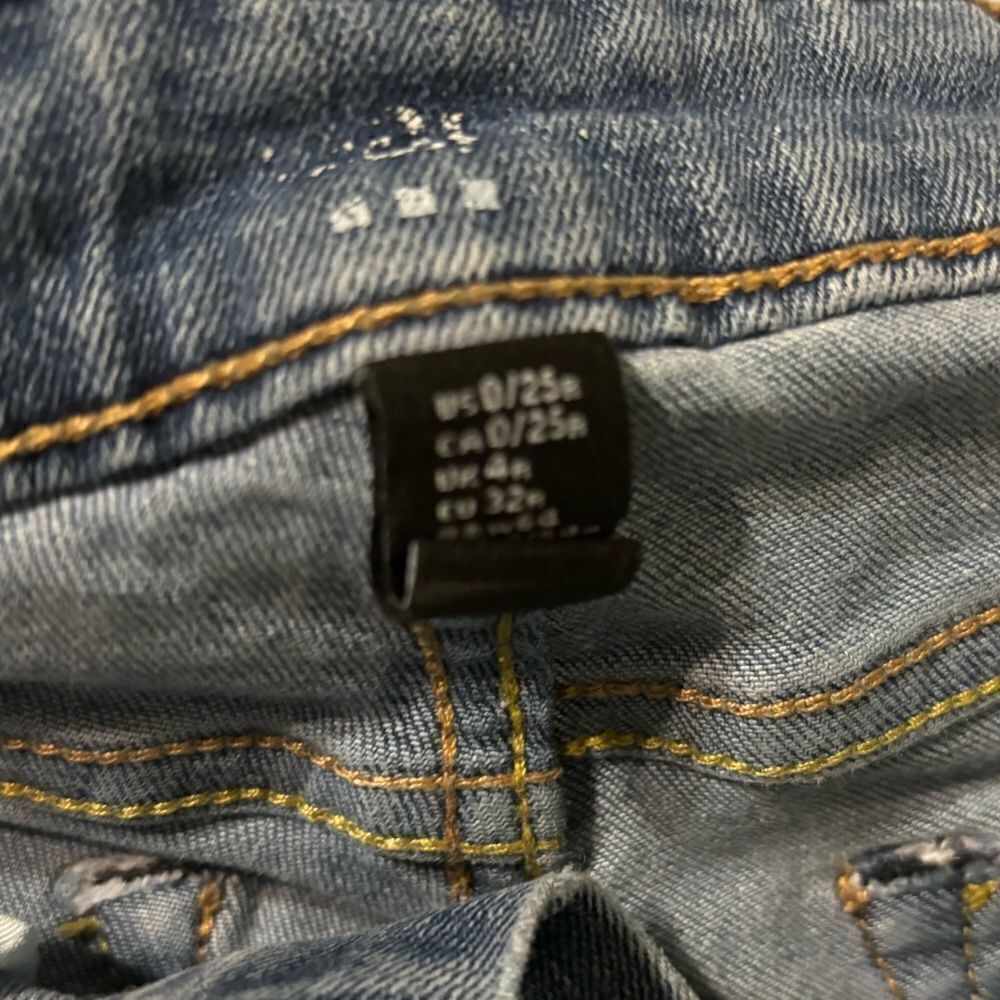 Gap Destructed Skinny Jeans - Picture 6 of 6